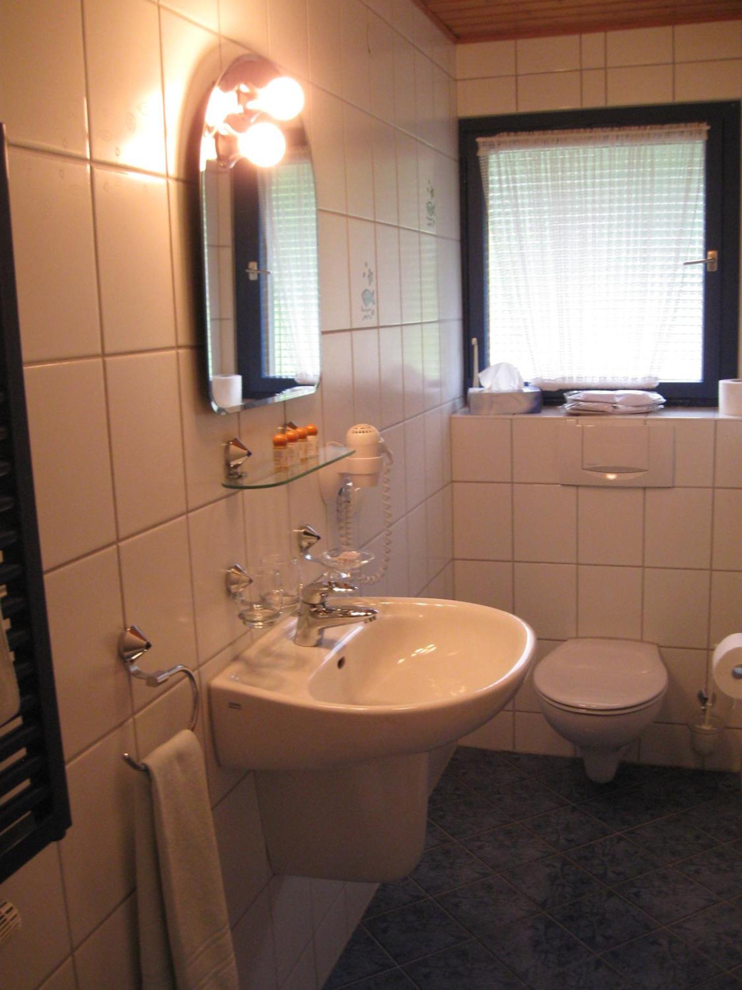 Hotel Gasthaus Ratsstueble Garni à Simonswald Extérieur photo