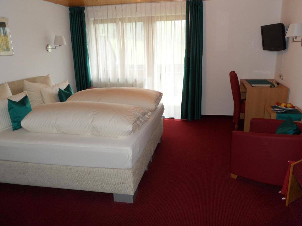Hotel Gasthaus Ratsstueble Garni à Simonswald Chambre photo