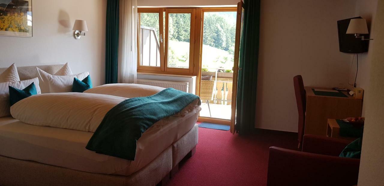 Hotel Gasthaus Ratsstueble Garni à Simonswald Extérieur photo